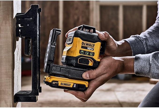 Nivel láser autonivelante verde de 3 líneas 360° con batería 18V Li-Ion 2Ah